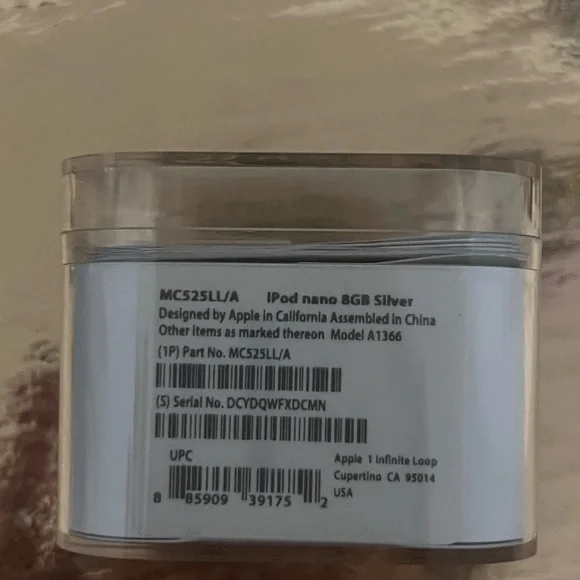 iPod Nano 6 with Earbuds 8G in Box - Picture 4 of 4